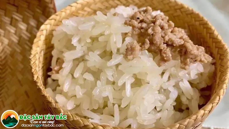 bước chuẩn bị chọn loại gạo nếp ngon và chuẩn