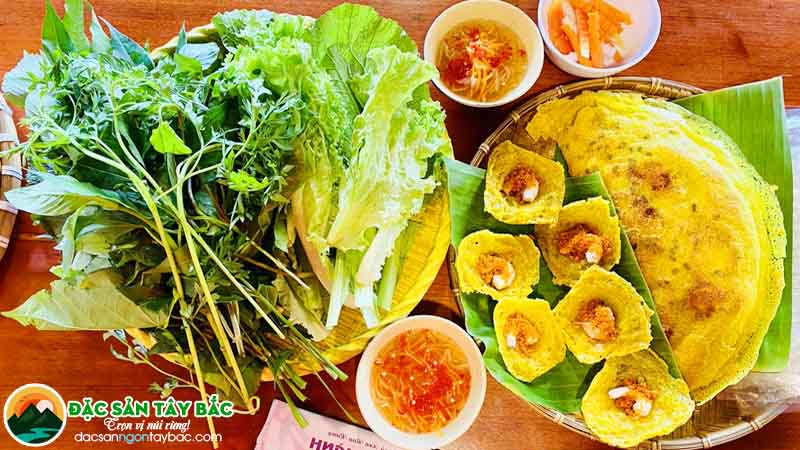 bánh xèo và khọt chính là món dân dã phải thử, khó có thể bỏ qua