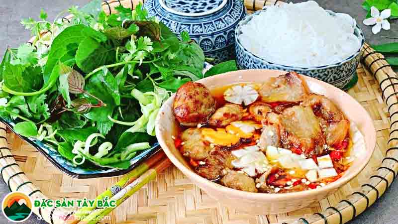 ăn sáng sài gòn với bún chả hà nội