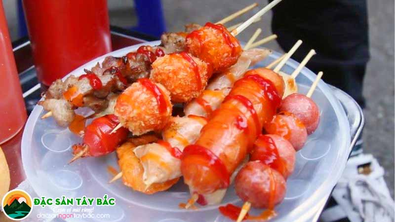 xiên que là món ăn vặt không thể thiếu