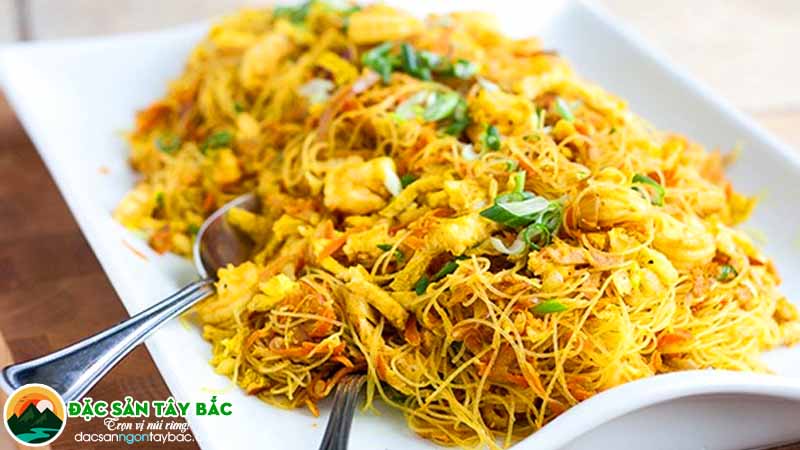 Các bước xào miến và bổ sung trứng