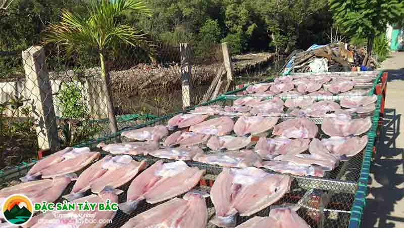 đặc sản sài gòn làm quà với món khô cá dứa