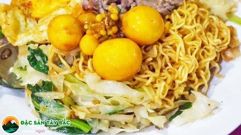 ăn đêm món mì xào bò ga sài gòn