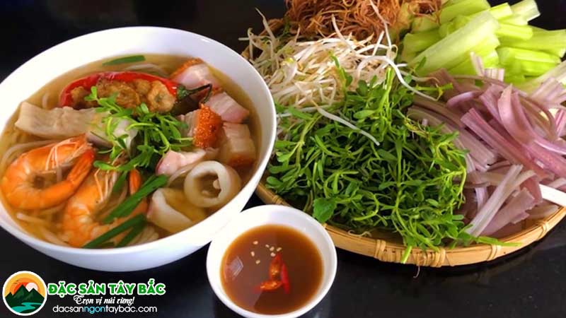 món ăn đường phố đậm chất Sài Gòn là bún mắm