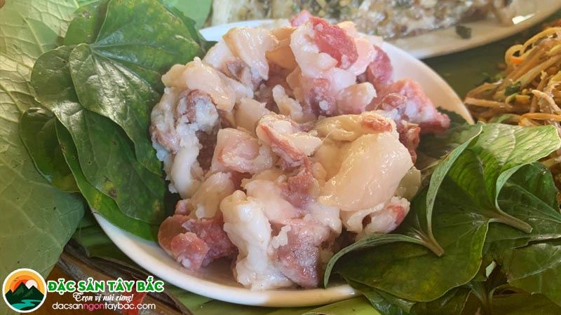 Thưởng thức hương vị đặc trưng của món thịt chua tây bắc