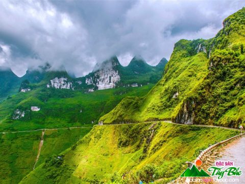 Mã Pì Lèng – Hùng vĩ cung đèo cheo leo 9 khoanh núi